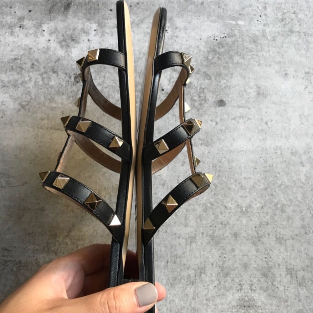 ⚜️SOLD⚜️Valentino Garavani The Rockstud Sandal - Picture 5 of 7
